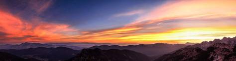 Изображение для скинали: Горный пейзаж на закате в Юлийских Альпах